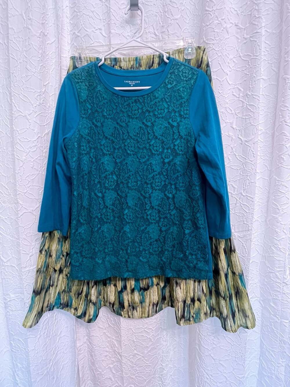 Laura Scott Top Size M Teal Lace Front  RQT Skirt  Sz-10
2-Piece Set